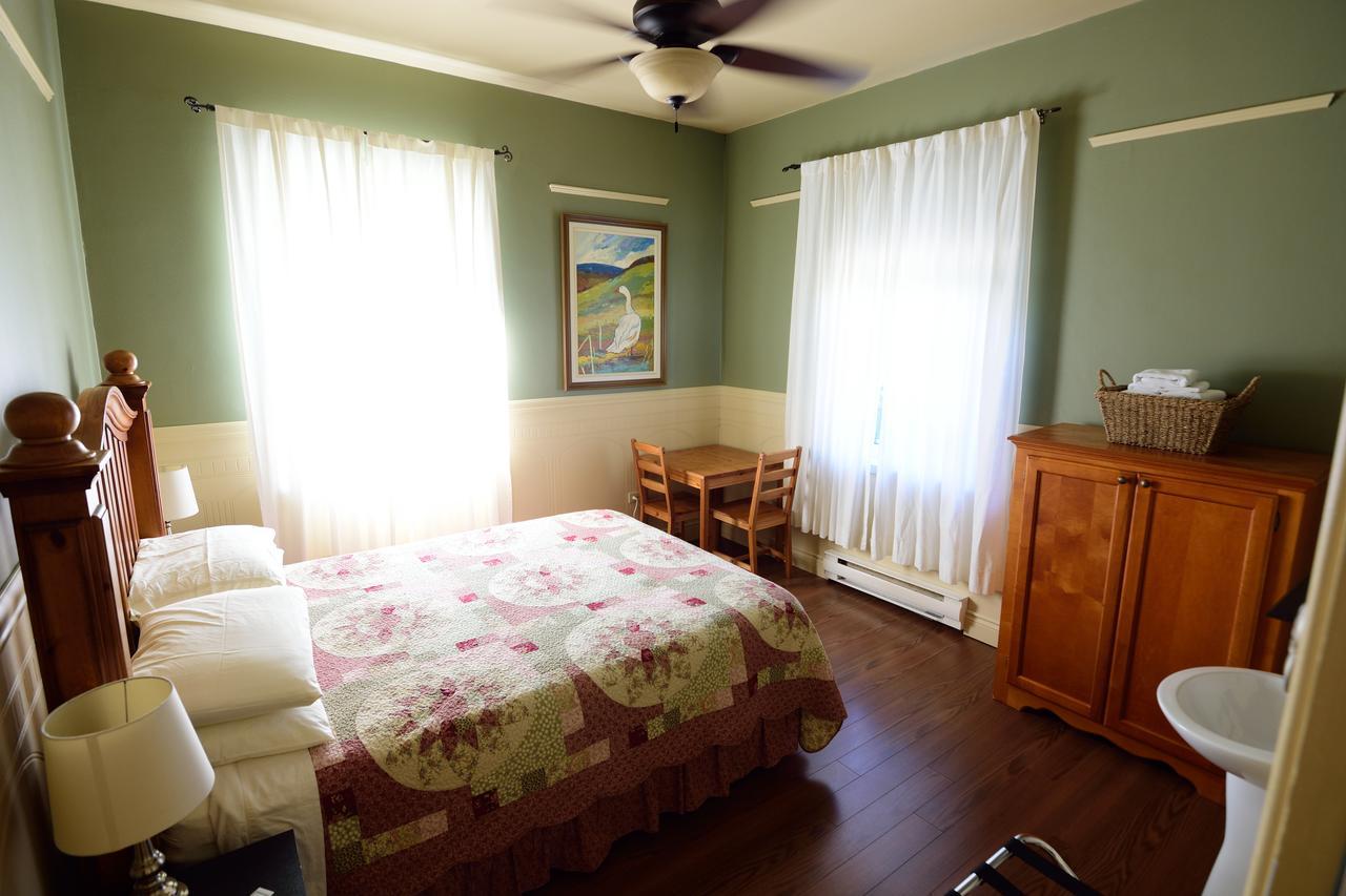Auberge Le St-Georges Chicoutimi Екстериор снимка