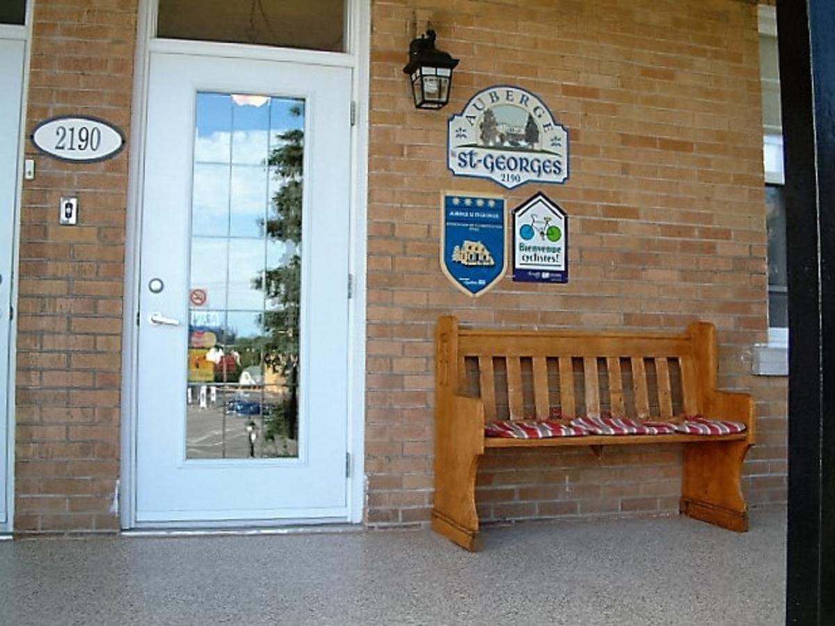 Auberge Le St-Georges Chicoutimi Екстериор снимка