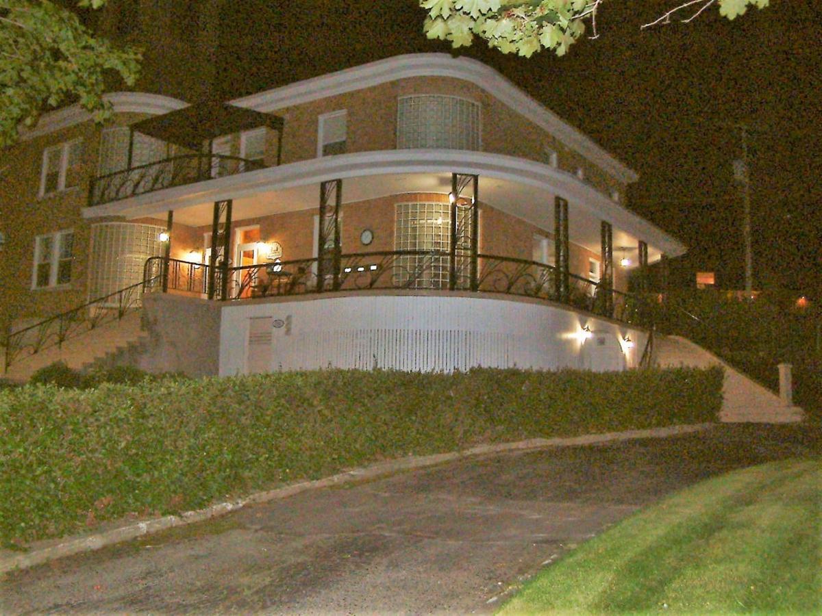 Auberge Le St-Georges Chicoutimi Екстериор снимка