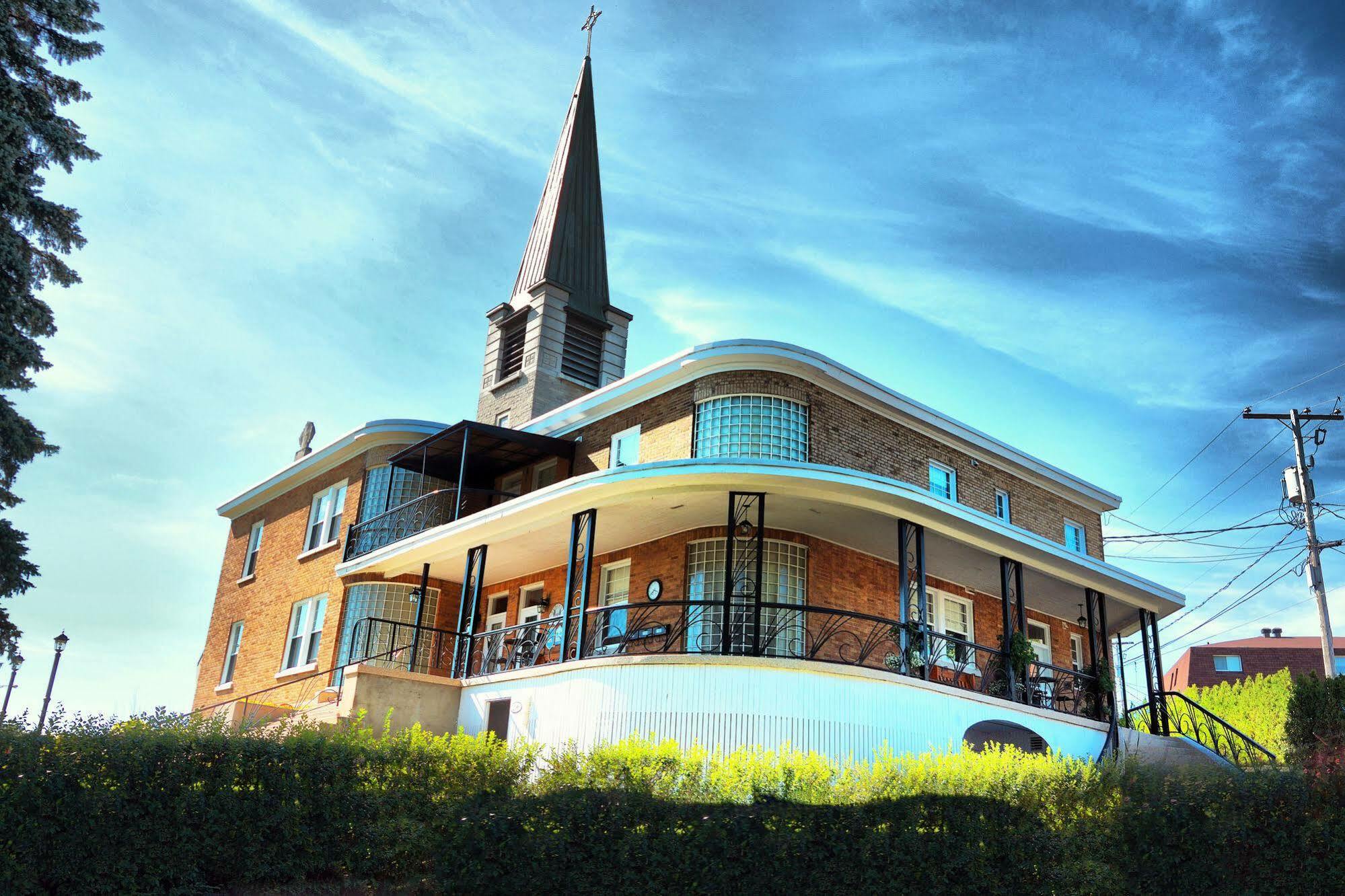 Auberge Le St-Georges Chicoutimi Екстериор снимка