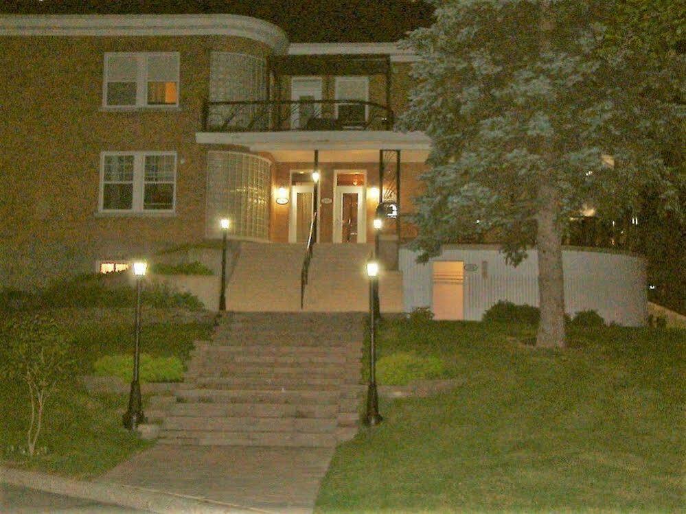 Auberge Le St-Georges Chicoutimi Екстериор снимка