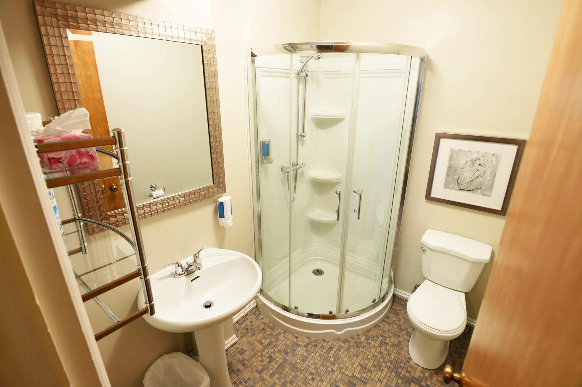 Auberge Le St-Georges Chicoutimi Екстериор снимка