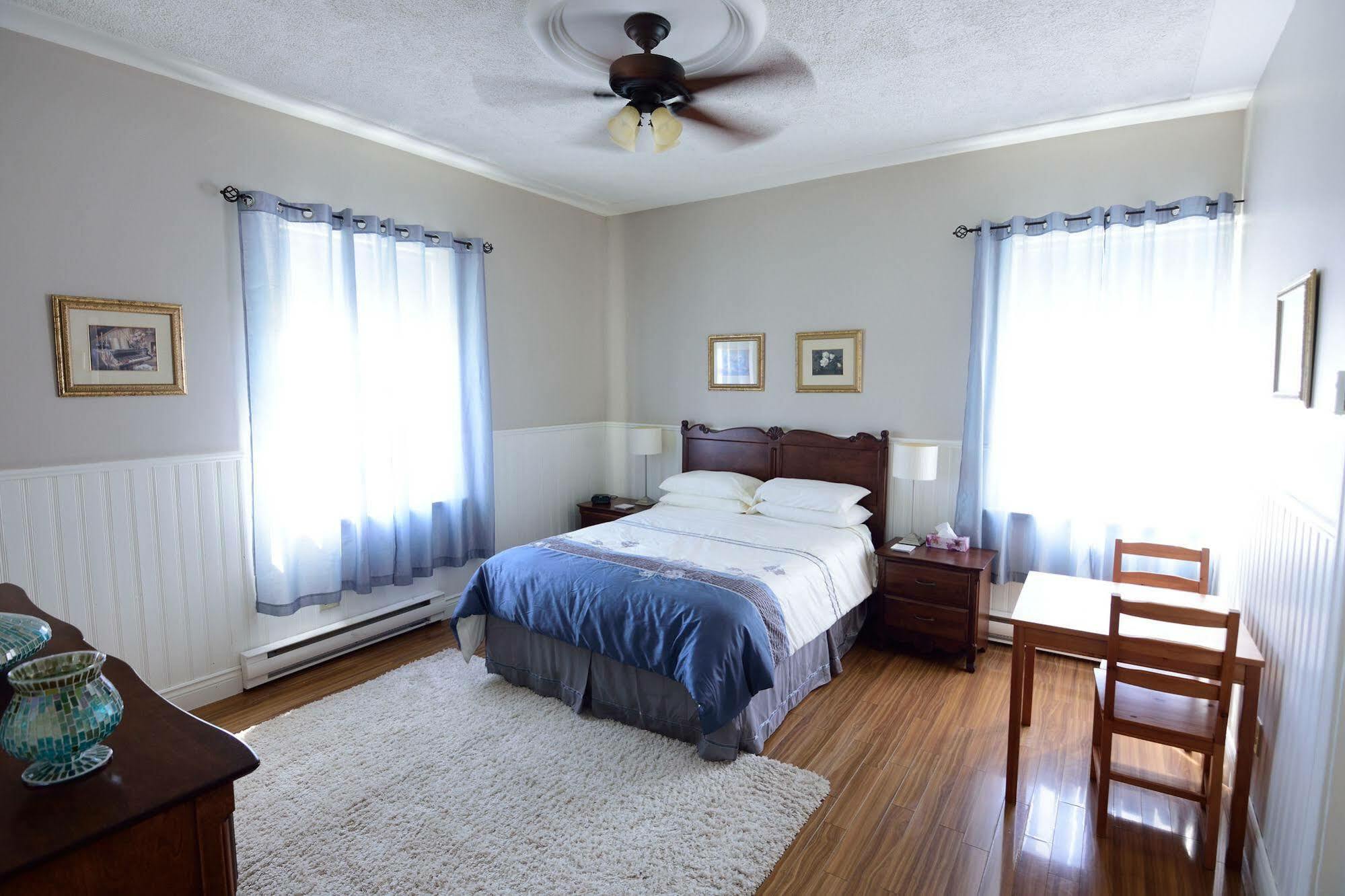 Auberge Le St-Georges Chicoutimi Екстериор снимка